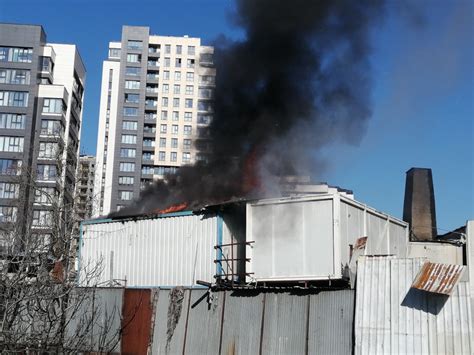 Maltepe’de geri dönüşüm tesisinde yangın: Konteynerler alev alev yandı